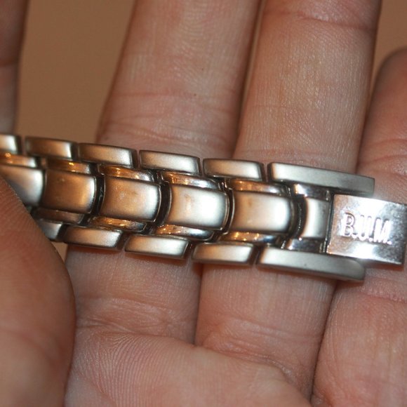 BUM Equipment Ladies Quartz Watch Pink/Purple Face Stainless Steel New Battery - Picture 5 of 5